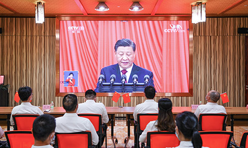 “勠力同心， 勇毅前杏妆  <br>整个党员集中收看二十大开幕盛况
